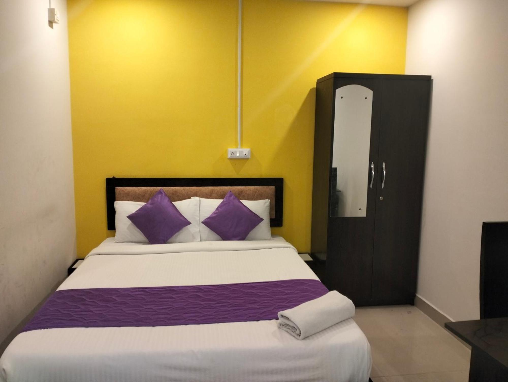 Hotel Sy Comforts Бангалор Экстерьер фото